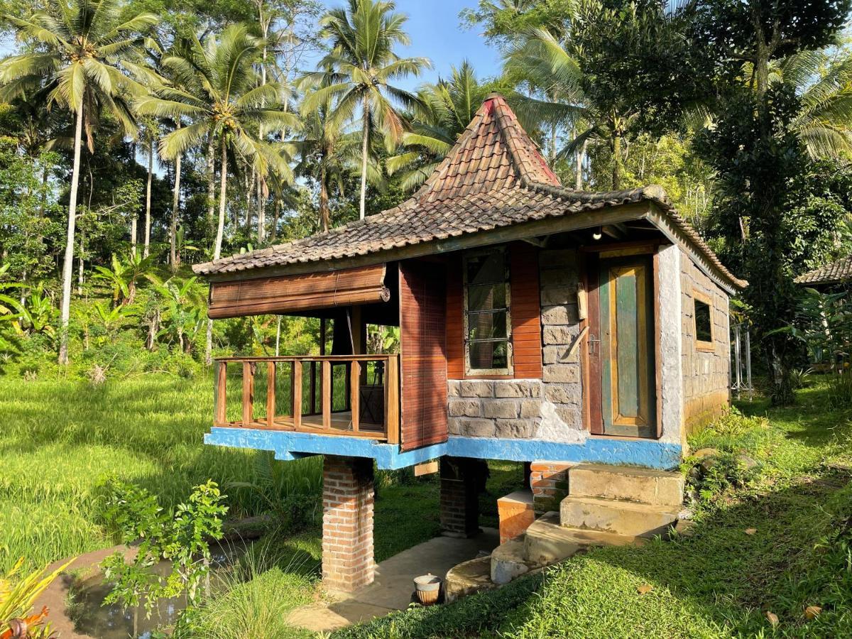 Tepi Sawah Lodge & Retreat Jatiluwih Exterior photo